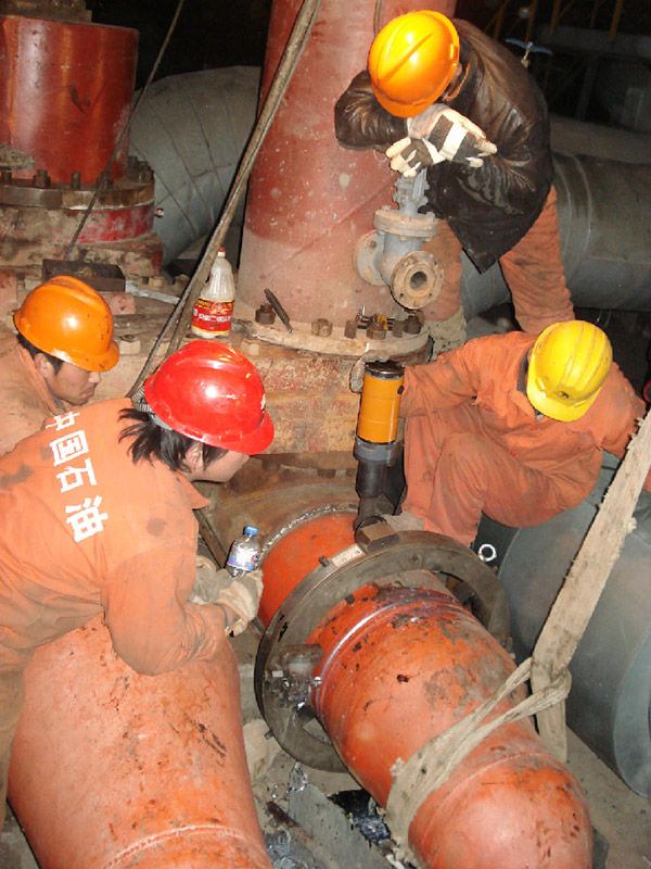 電動分瓣式管道切割機(jī)